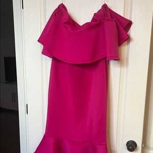Chic Fuchsia Off-Shoulder Midi Dress